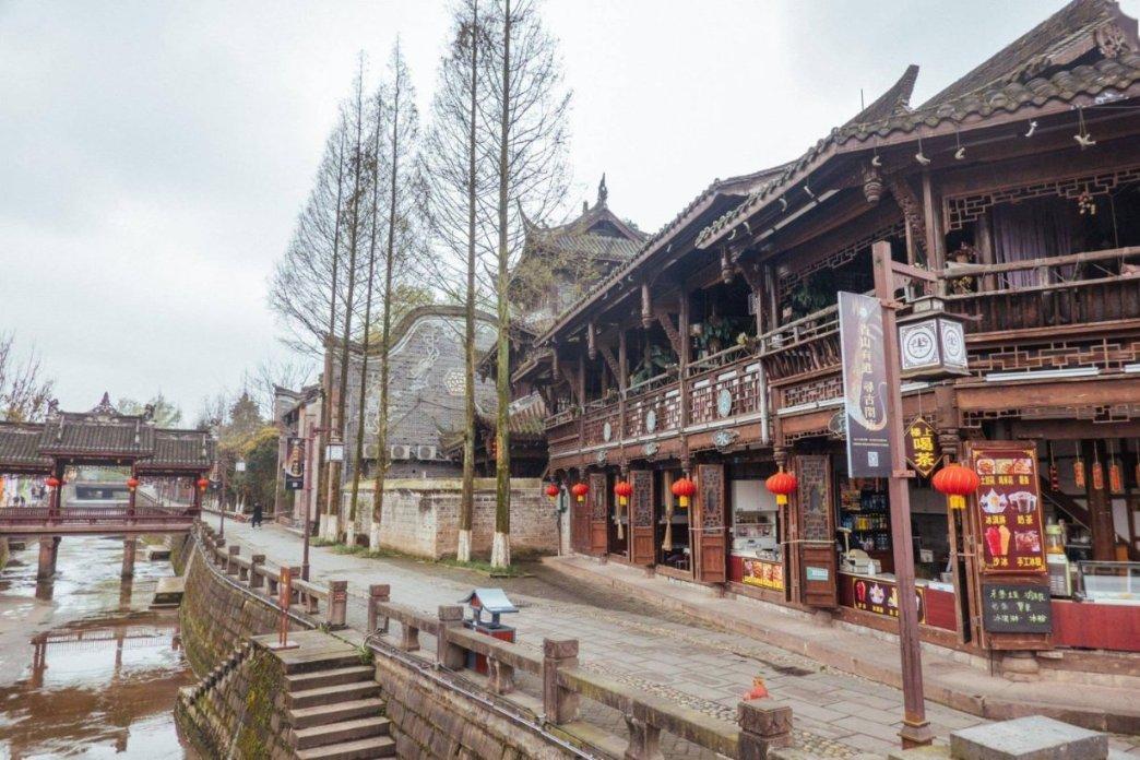 政协乌兰浩特市第十五届委员会第四次会议胜利闭幕