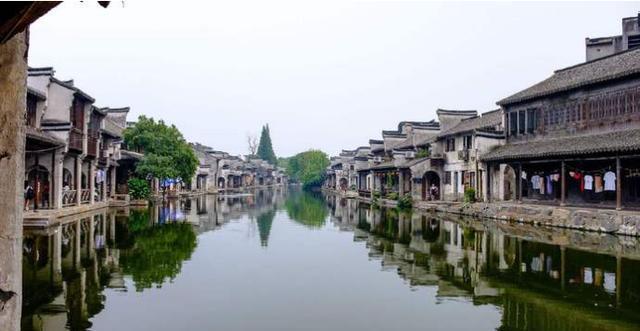 飞跃未来之巅：AI实景无人直播项目招商的黄金机遇与独特优势